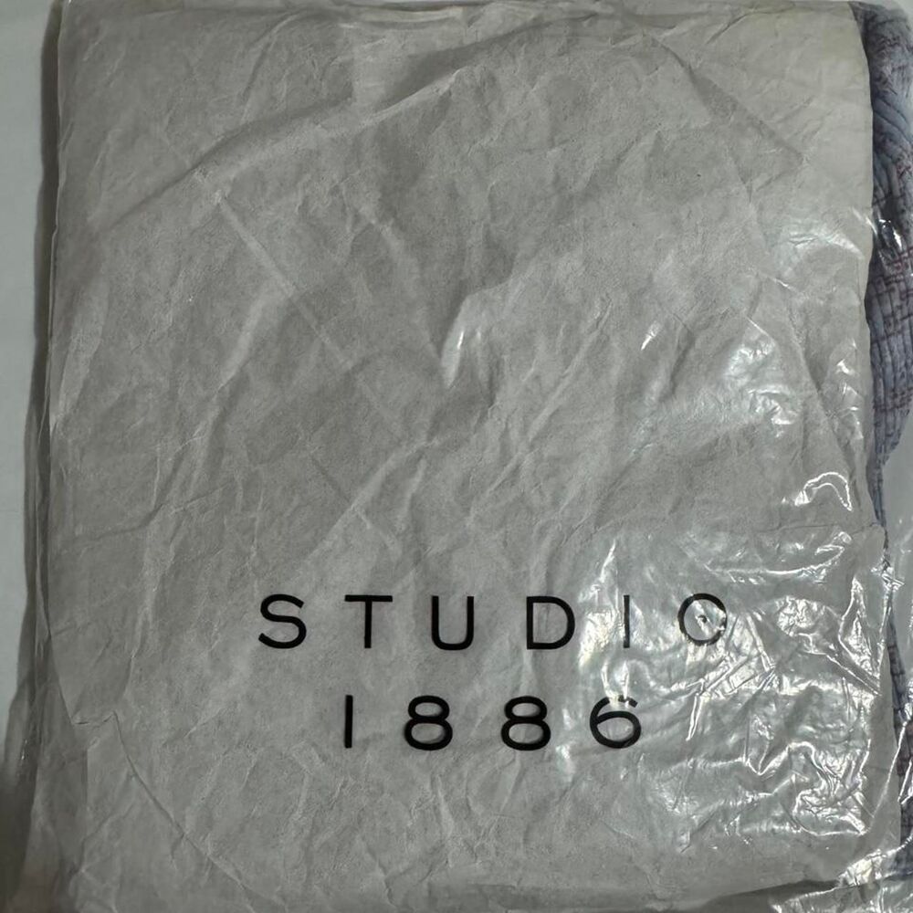 Studio Women's Short Set Size M